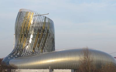 Habiller la Cité du Vin de verre : un défi relevé grâce au BIM